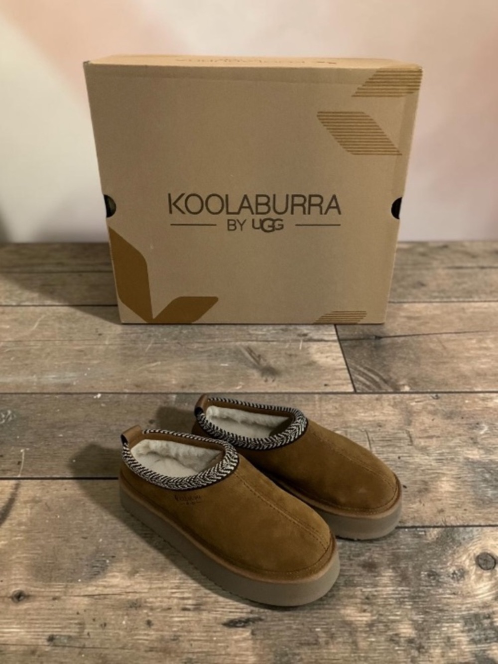 NWB KOOLBARRA BY UGG BURREE PLATFORM CHESTNUT SUEDE CLOGS SLIPPERS TASMAN STYLE